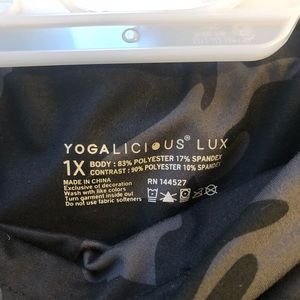 Yogalicious cropped yoga pants. Only worn once. Very comfy and cute!